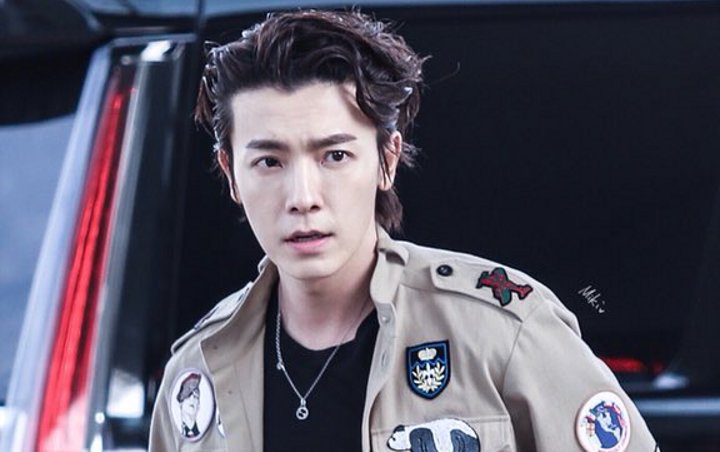 Pamer Foto-Foto di New York, Gantengnya Donghae Bikin Meleleh