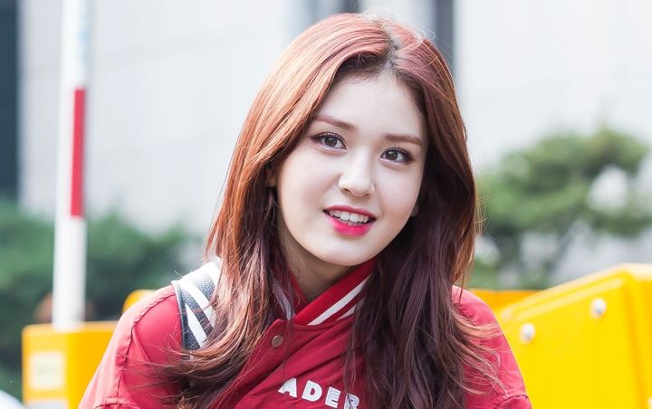 Jeon Somi Putus Kontrak Eksklusif Dengan JYP