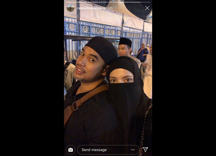 Nia Ramadhani Pakai Cadar