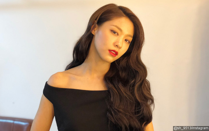 Jadi Model Sampul Allure, Intip Pemotretan Seolhyun AOA di Turki