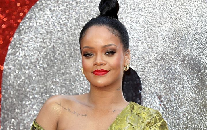 Kembali Berdonasi, Rihanna Bantu Pelajar Afrika dari Keuntungan Bisnis Kosmetik