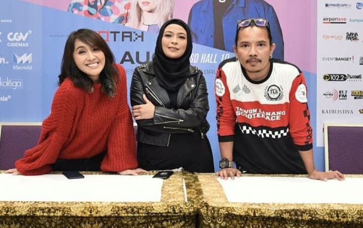 Terpilih Jadi Band Pembuka, Kotak Pamer Foto Bareng Paramore