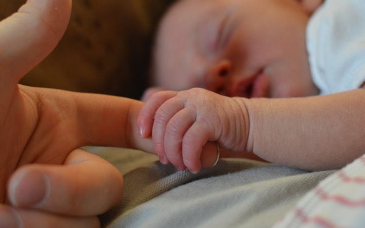 Sering Melahirkan Anak Beresiko Kanker Serviks