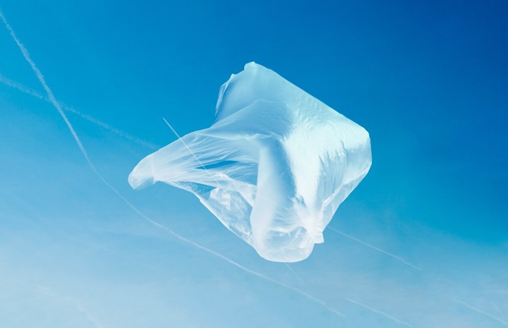 Hindari Kontak Tak Kulit dengan Plastik