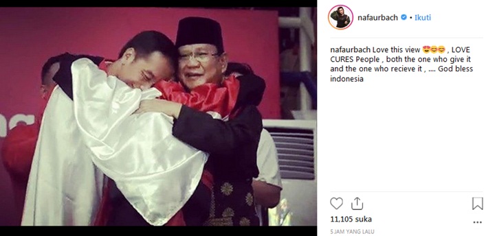 Jokowi dan Prabowo Berpelukan