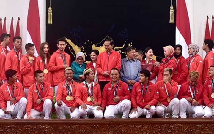 Tepati Janji, Presiden Jokowi Langsung Bagi Rp 1,5 Miliar ke Atlet Asian Games