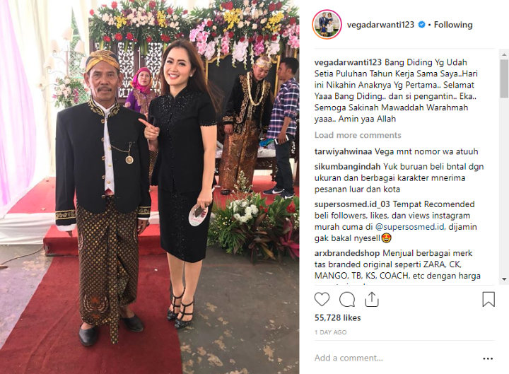Vega Darwanti Hadiri Pesta Pernikahan Anak Asisten