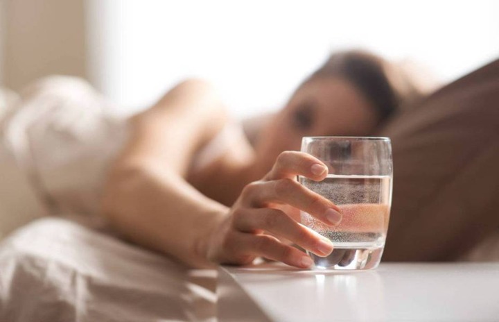 Minum Segelas Air Putih Setelah Bangun Tidur