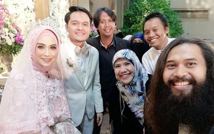 Dicium dan Dinyanyikan Lagu, Aksi Romantis Dito ke Anisa Rahma Saat Nikah Ini Bikin Baper