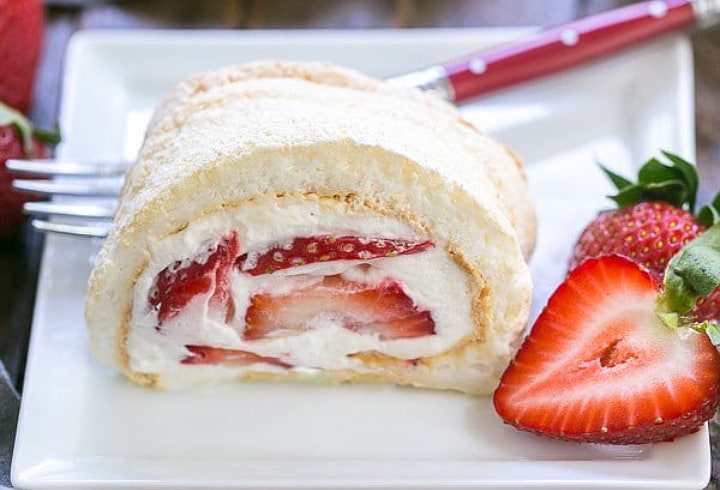 Stroberi Keju Roulade