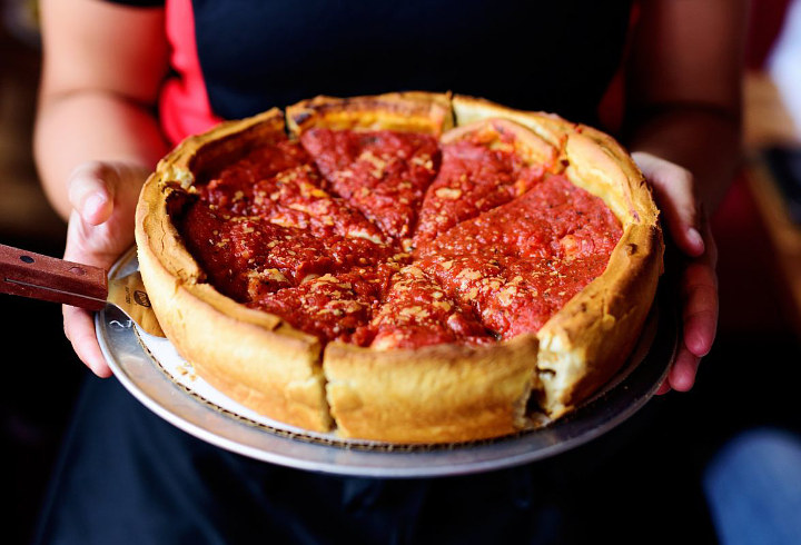 Deep-dish Pizza dari Chicago