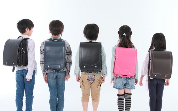 Ransel Siswa di Jepang Dibuat dengan Pengetahuan Tubuh Manusia