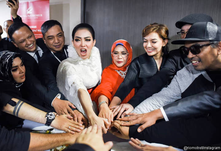 Kekompakan Tim di Balik Kesuksesan Konser Syahrini