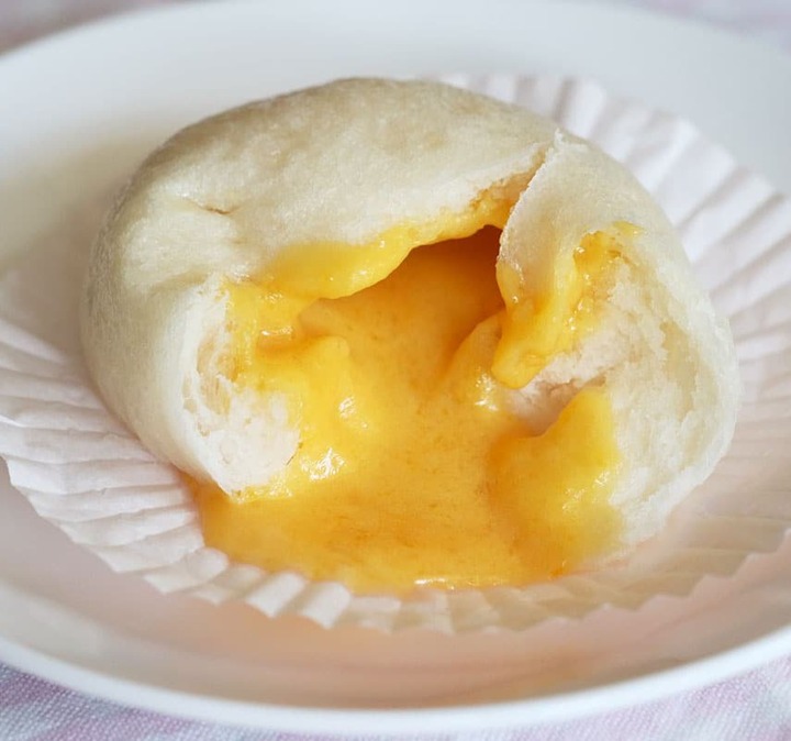 Bakpao isi telur asin