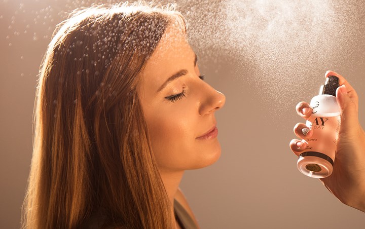Gunakan Setting Spray Bersamaan dengan Foundation