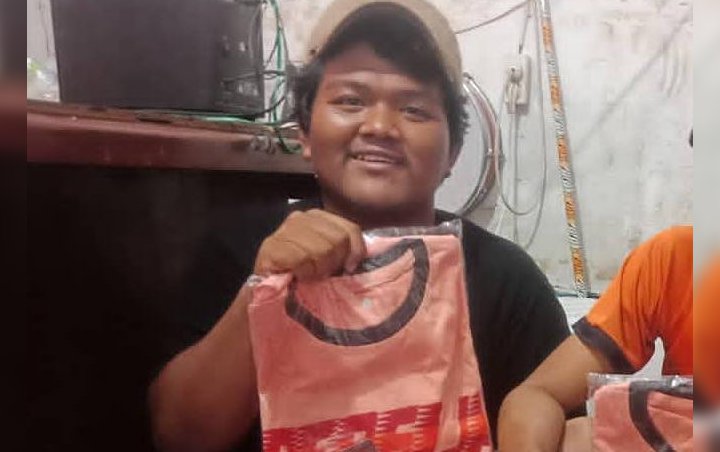 Syok Berat, Ibu dan Kakak Suporter Persija yang Tewas Syok Berat, Ibu dan Kakak Suporter Persija yang Tewas