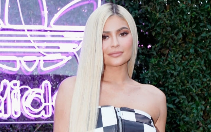 Usai Berpesta Semalaman, Mobil Kylie Jenner Tiba-Tiba Dihentikan Polisi