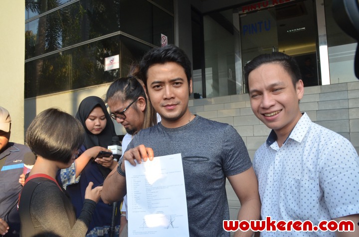 Kriss Hatta Melaporkan Hilda Vitria dan Billy Syahputra ke Polda Metro Jaya