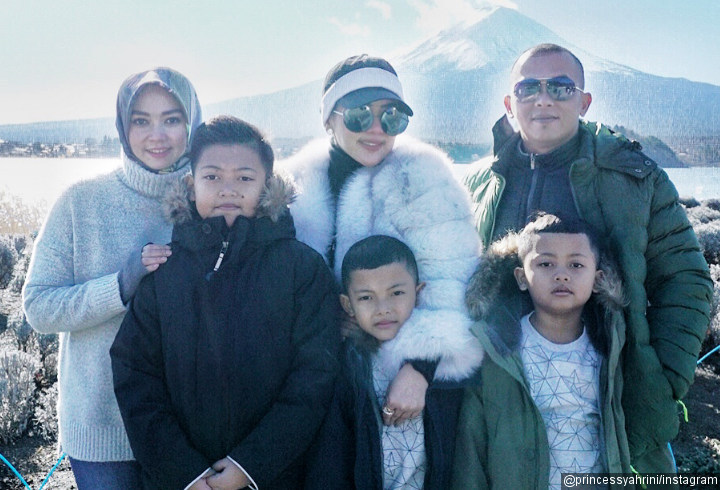 Syahrini dan Ridwan Zaelani Liburan Bersama di Jepang Awal Tahun 2018