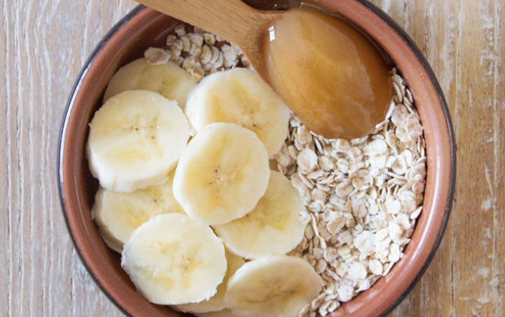 Masker Campuran Pisang dan Oatmeal
