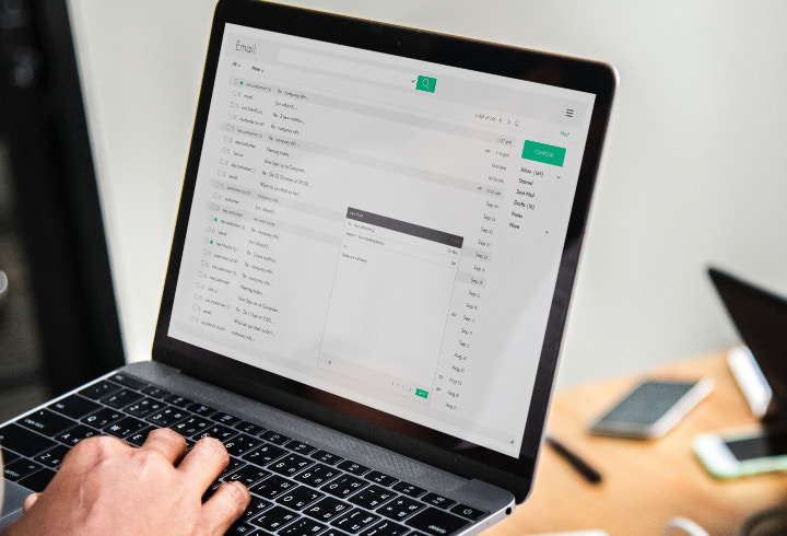 Membuka Lampiran Email Tanpa Tahu Sumber Aslinya