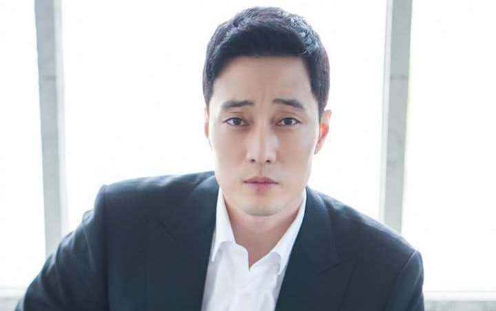 Perlakuan So Ji Sub Ini Bikin Reporter TV Deg-Degan