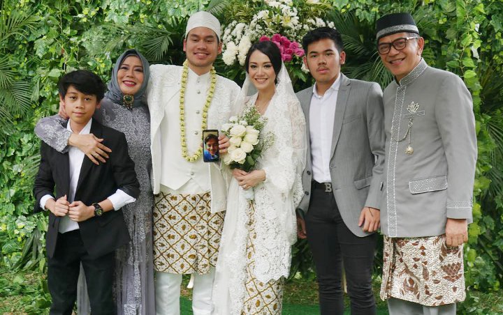 Pertimbangkan Alasan Ini, Resepsi Putra Ganteng Dewi Yull dan Ray Sahetapy Terancam Dibatalkan