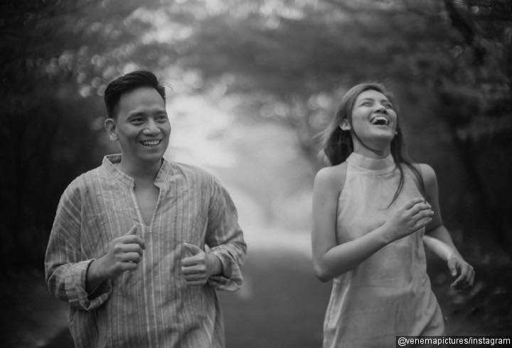 Foto Prewedding Monita Tahela Menjadi Saksi Bisu Kebahagiaan Monita