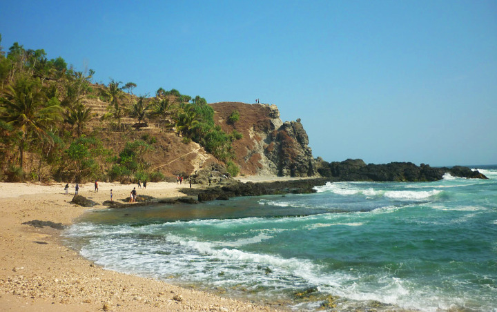 Penuh dengan Cerita Seram, Ini Dia 8 Lokasi Wisata Mistis di Indonesia yang Wajib Kalian Kunjungi