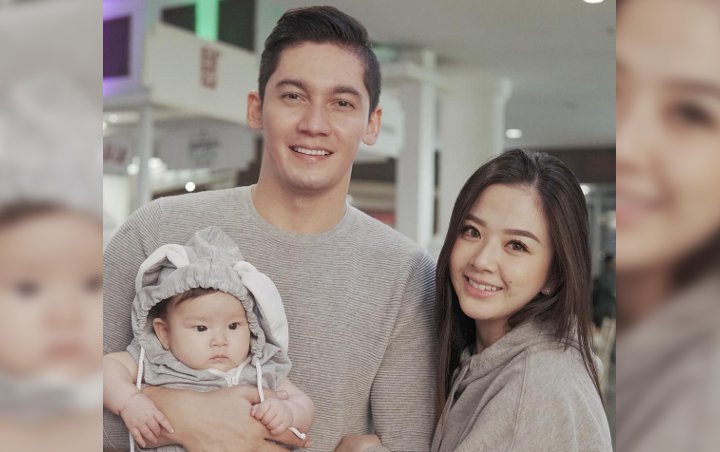 Cantik Saat Tertawa, Muka Cemberut Bayi Samuel Zylgwyn-Franda Ketika Selfie Malah Dipuji Makin Imut