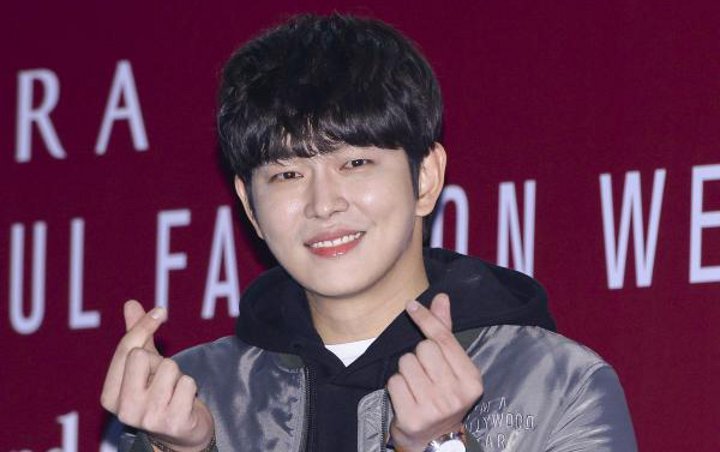 Gantikan Ahn Hyo Seop Seperti Ini Dandanan Yoon Kyun Sang Syuting