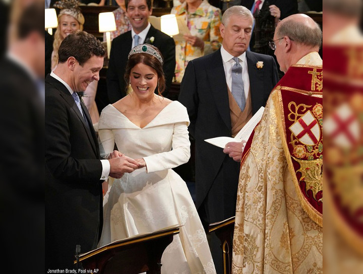 Momen Pasang Cincin Eugenie dan Jack 