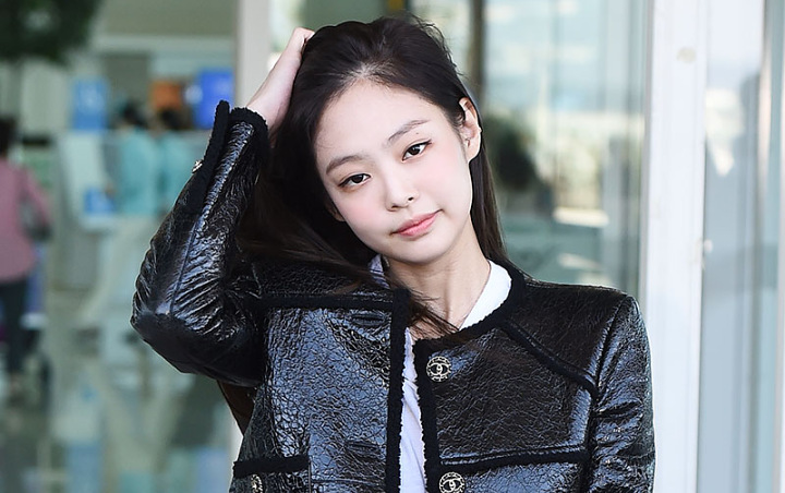 Pemotretan Majalah W, Jennie Black Pink Tampil Ala Rockstar dengan Bahu Terbuka