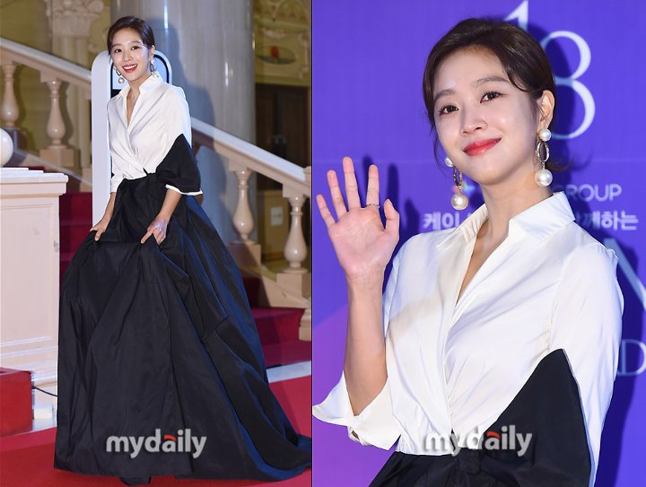 Jo Bo Ah Kenakan Hanbok Modern di APAN Star Awards 2018