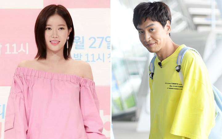 Tersipu Dipuji Lim Soo Hyang, Lee Kwang Soo Rela Dahinya Ditabok di 'Running Man'