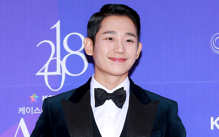 APAN 2018: Jung Hae In Sapa Kembaran dan Pamerkan Senyum Tampan