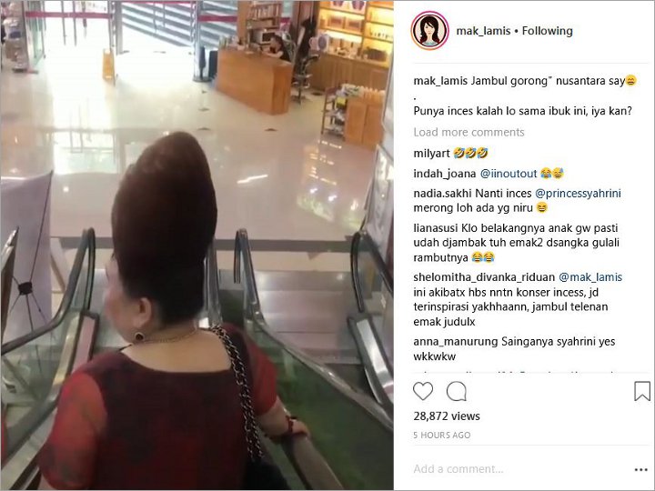 Punya Jambul Tinggi, Warganet Sebut Syahrini Kalah Saing dengan Gaya Ibu-Ibu Ini