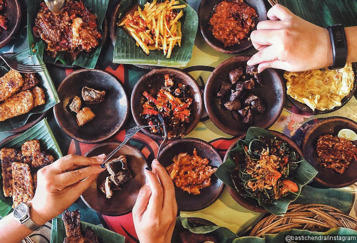 Waroeng Spesial Sambal Menyediakan 32 Varian Sambal