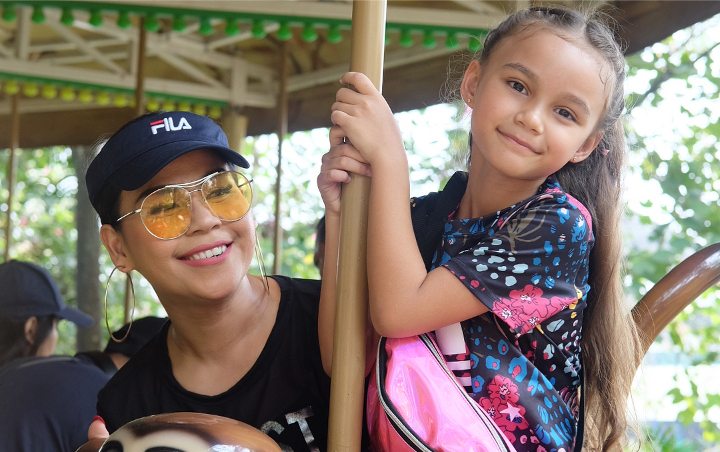 Melaney Ricardo Bandingkan Foto Kecilnya dengan Sang Putri, Netter Malah Minta Maaf