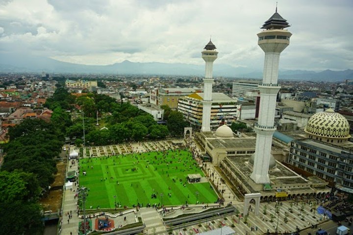 Alun-Alun Kota Bandung, Jawa Barat