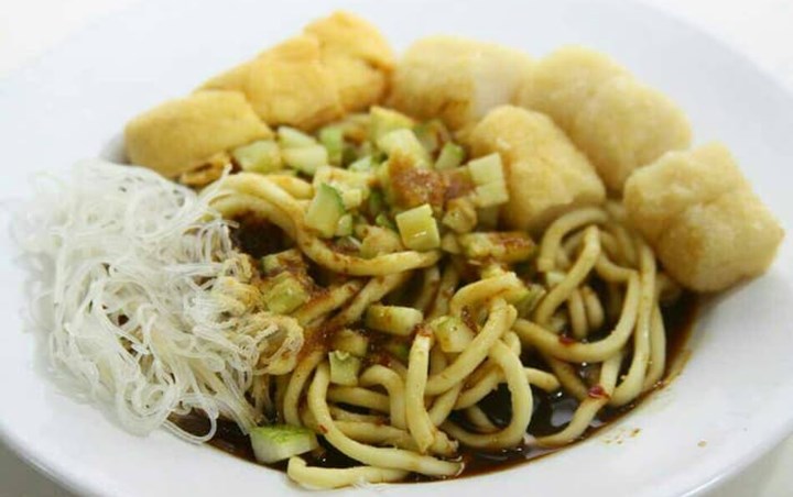 Rujak Mie Dengan Cita Rasa Pempek Khas Palembang