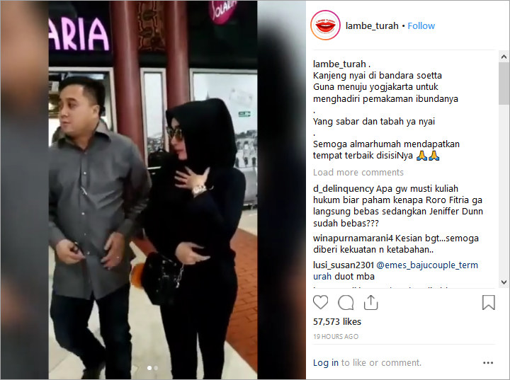 Penampilan Roro Fitria Meayat Ibunda
