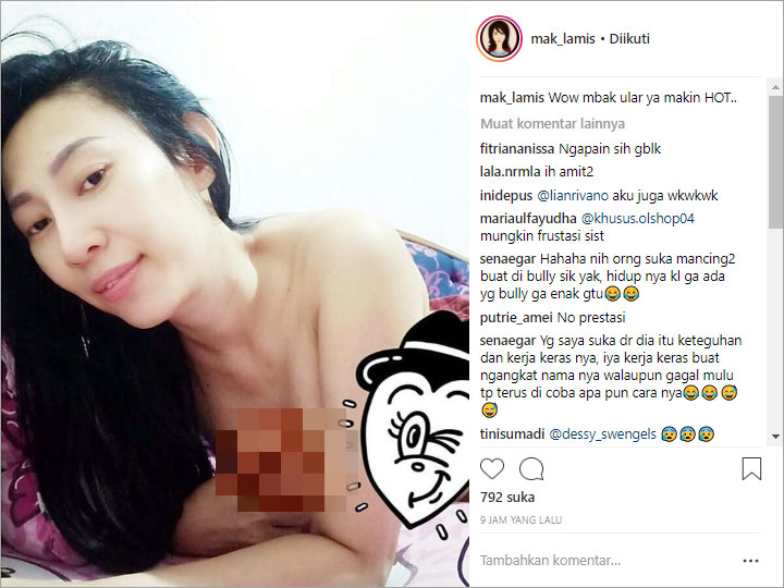 Dewi Sanca Pamer Foto Topless