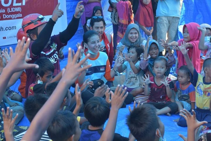Awkarin Berhasil Memecah Suasana dengan Keceriaan