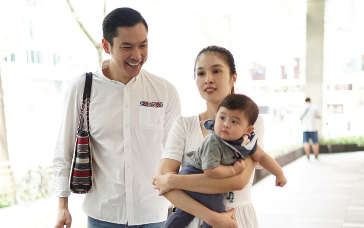 Diminta Istrinya Pulang Awal, Suami Sandra Dewi Punya Panggilan Baru untuk Sang Buah Hati