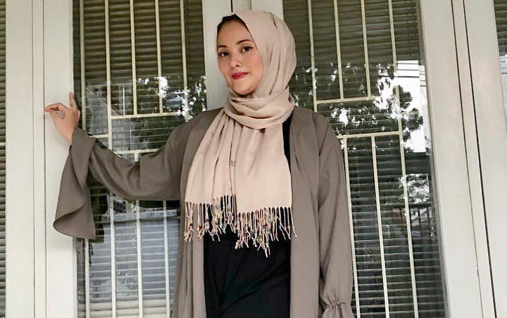 Ngeri Banget, Elma Theana Bagikan Foto Terjebak di Lift 