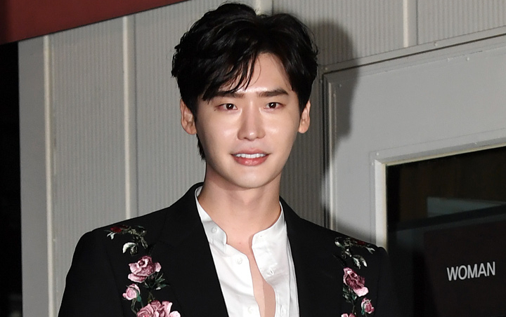 Siap Gelar Fanmeeting di Jakarta, Gantengnya Lee Jong Suk Sapa Penggemar Indonesia