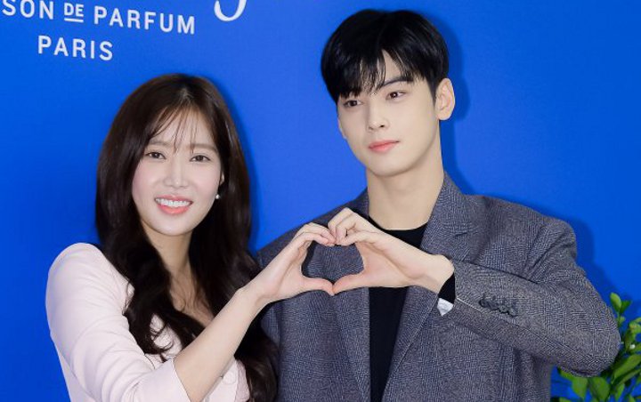 Usai Hadiri Event Bareng, Cha Eunwoo dan Lim Soo Hyang Berangkat Liburan ke Cebu