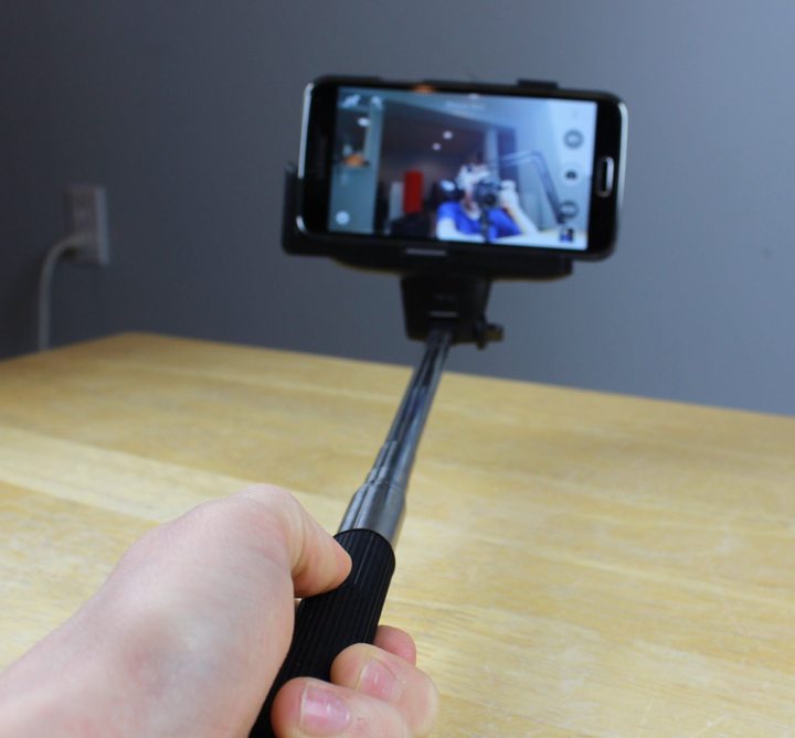 Selfie Stick atau yang Biasa Disebut Tongsis (Tongkat Narsis)