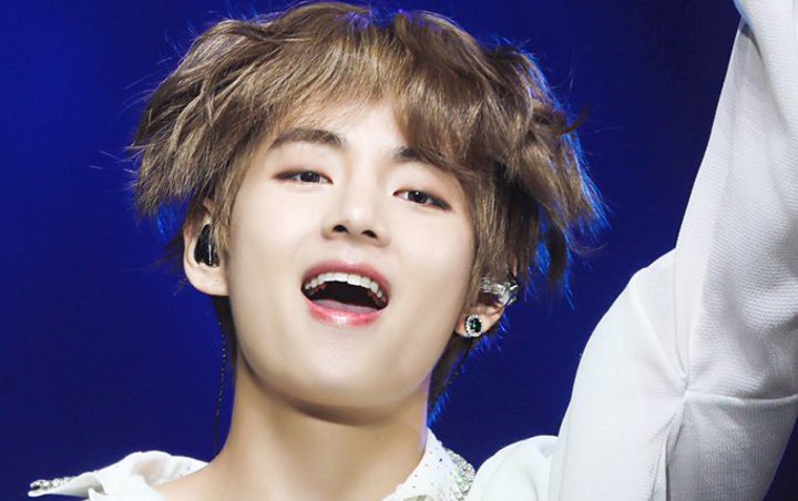 V Nangis Tak Bisa Perform Maksimal di Konser BTS, Tagar 'Get Well Soon Taehyung' Trending